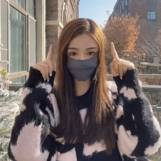 Pop style show face smaller stacked hat