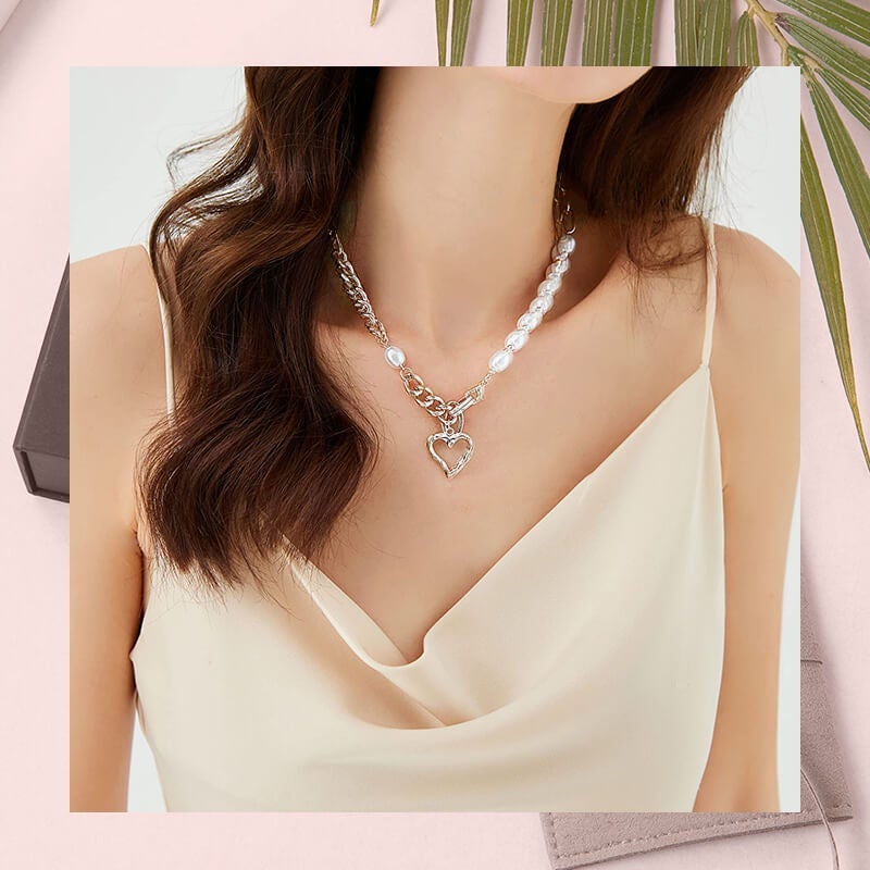 Vintage Baroque Pearl Heart Choker